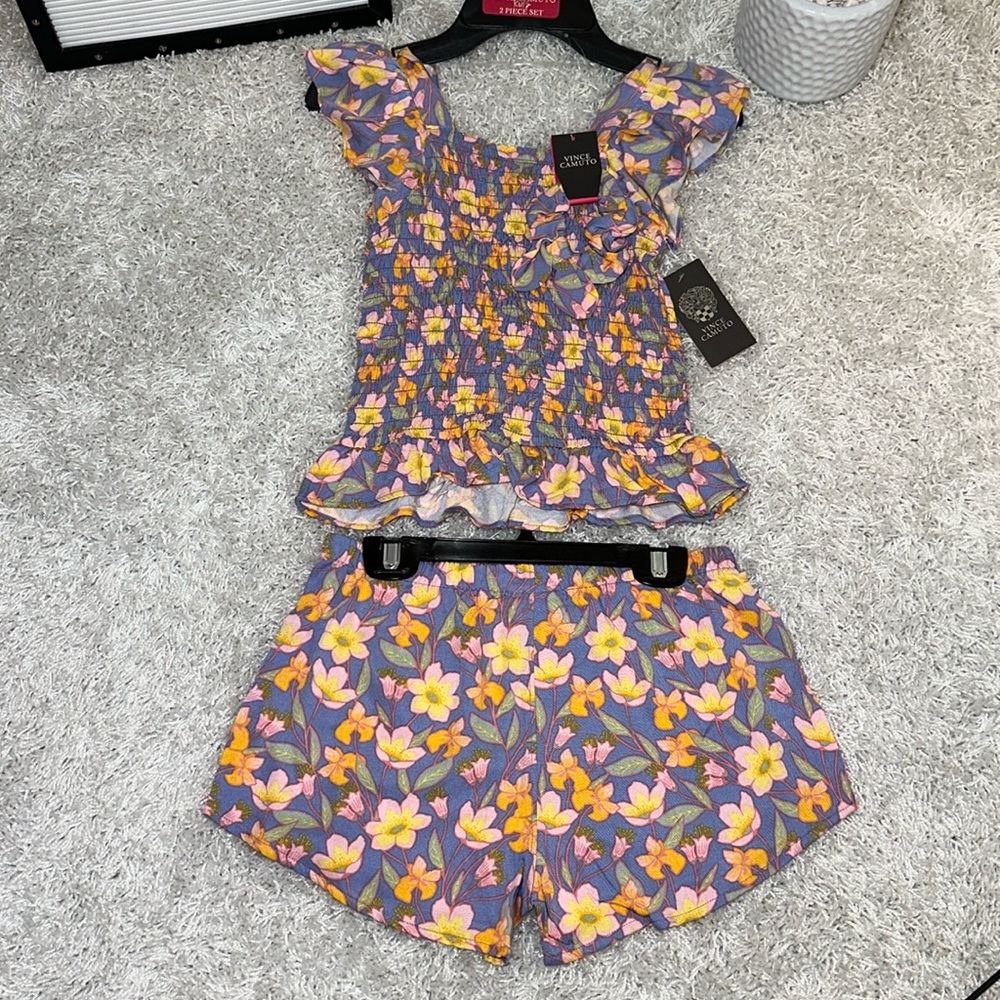 VINCE CAMUTO Kids 2 Piece Set.
